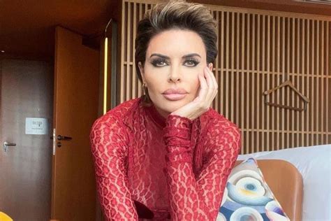 lisa rinna nude photo|Lisa Rinna Nude Topless (28 Photos and Video) 